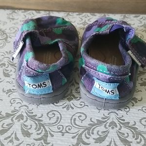 Tom's Toddler size 3